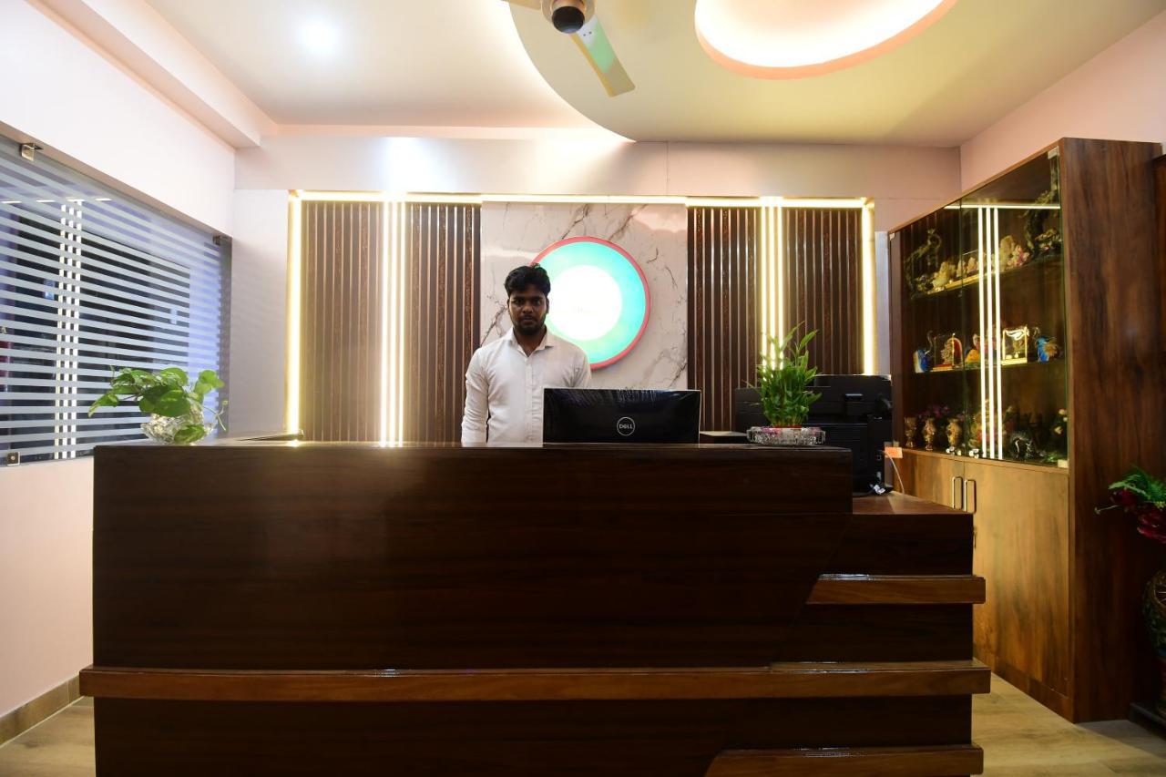 Hotel Sushree International Бхубанешвар Екстериор снимка